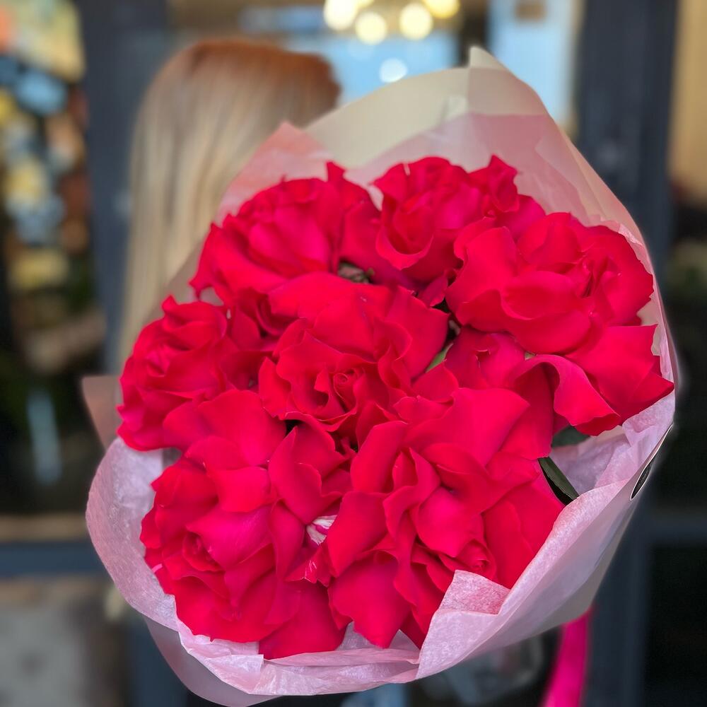 Букет из малиновых, авторских роз